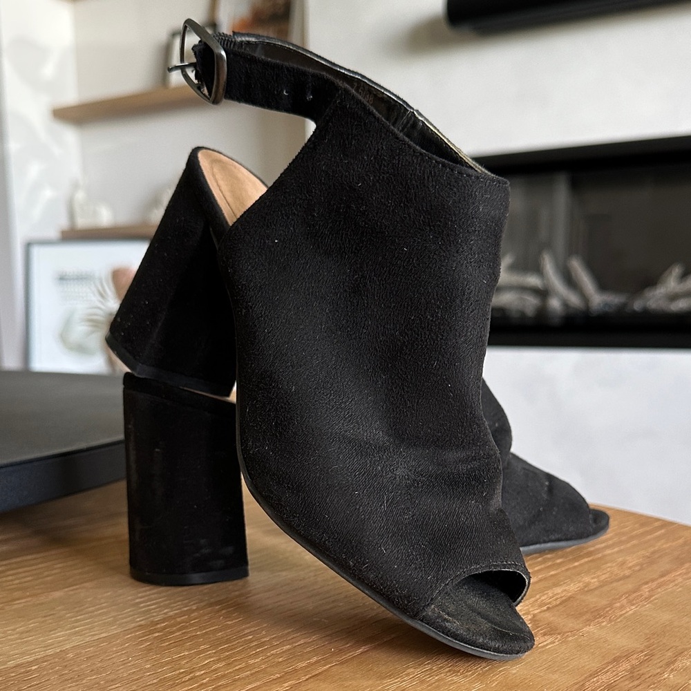 Chinese Laundry Women's Heeled Sandals